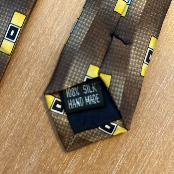 Como House Vintage silk Brown Geometric Patterned Tie - Picture 3 of 3